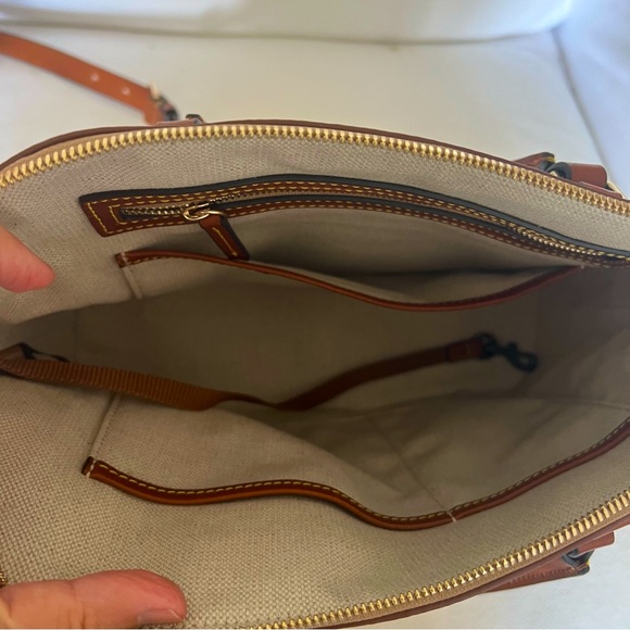 🎉HP🎉 NWOT Dooney & Bourke Monogram Large Domed Satchel - Picture 5 of 5